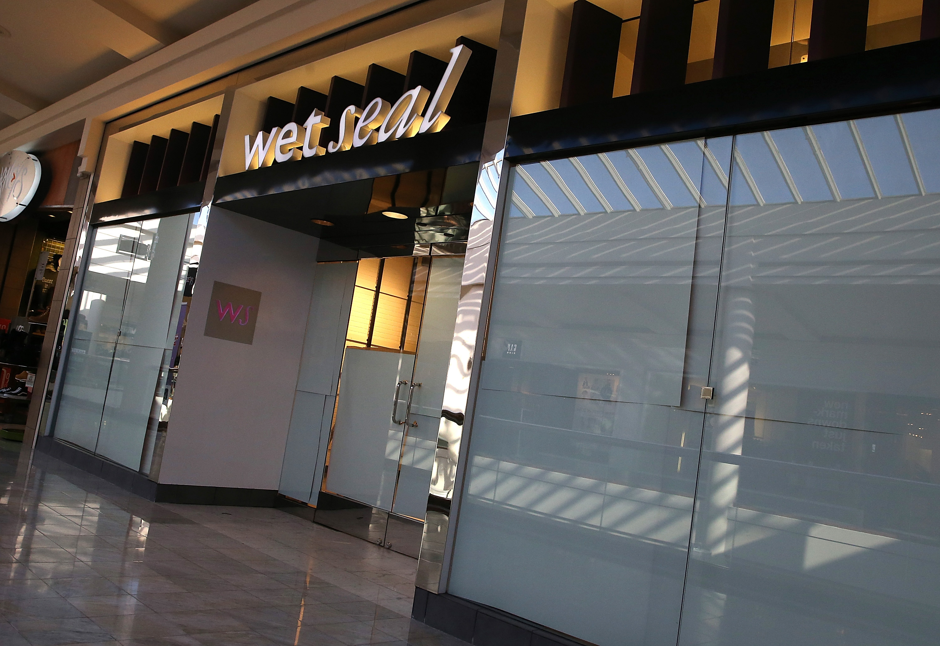 You are currently viewing Where Are Best Places For Teen To Go Shopping?